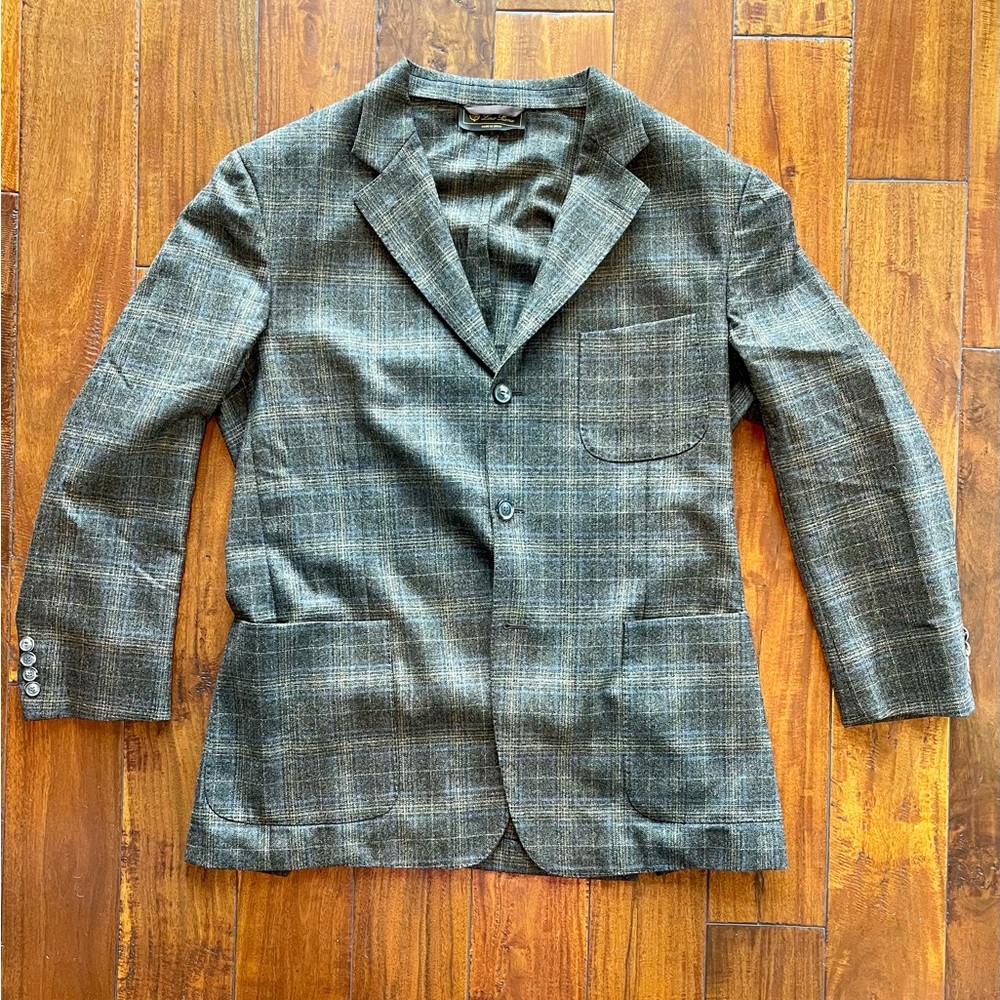Loro Piand brown plaid virgin wool sport coat size 54. (44R). Pit to pit is 22”